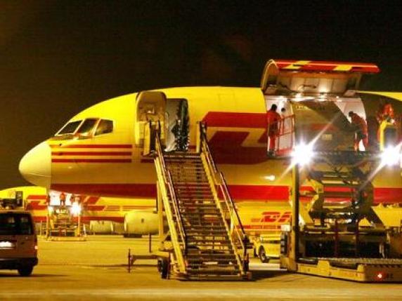 Lituania, un cargo DHL si schianta su un palazzo a Vilnius: «Almeno un morto e due feriti»