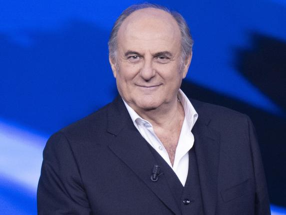 Gerry Scotti: «Il mio debutto a quasi 70 anni. Sanremo? Perfetto per me, sono l'italiano medio»