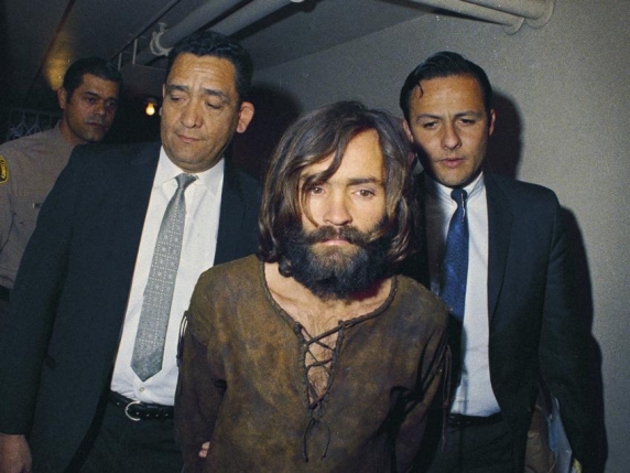 Manson, gli audio inediti delle telefonate dal carcere: «Helter Skelter? Era solo un gioco. Io in prigione per colpa di una spia» Manson, gli audio inediti delle telefonate dal carcere: «Helter Skelter? Era solo un gioco. Io in prigione per colpa di una spia»