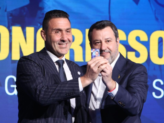 Congresso Lega live da Firenze | Salvini segretario fino al 2029: «Viminale? Ne parlerò con Meloni, a disposizione». Vannacci si tessera