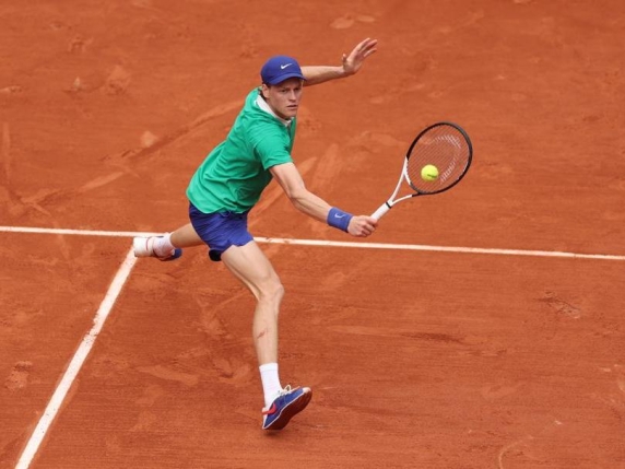 Sinner-Lehecka al Roland Garros, in palio gli ottavi: Jannik ingiocabile, 2 set in 54