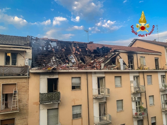Esplosione in un appartamento a Torino: 5 feriti, grave un ragazzo