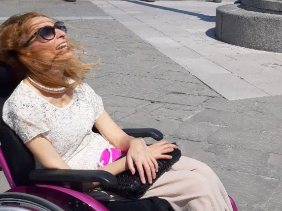 Suicidio assistito negato in Italia, Martina Oppelli morta in Svizzera: era affetta da sclerosi multipla. L'appello: «Fate una legge sensata»