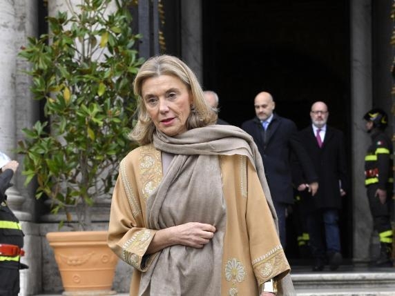 Elisabetta Belloni lascia Bruxelles, addio all'incarico di consigliere diplomatico della von der Leyen