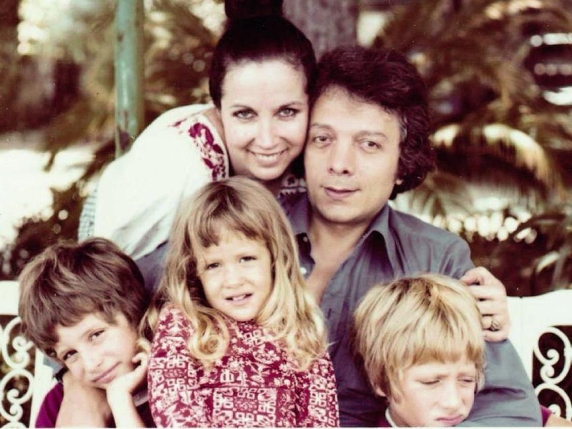 I figli di Franco Migliacci: «"Volare" nacque il giorno in cui Modugno gli diede buca. Inciampando su un suo nastro scoprì Morandi»