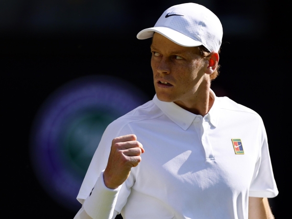 Sinner-Djokovic in diretta per la semifinale di Wimbledon: 5-3 nel 1° set, break di Jannik