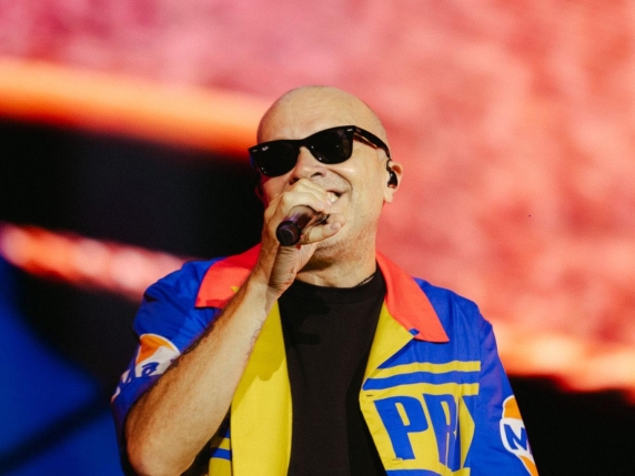 Max Pezzali, in 85mila a Imola: «Unisco le generazioni. La serie sugli 883? Se mi chiedono di fare un cameo accetto»