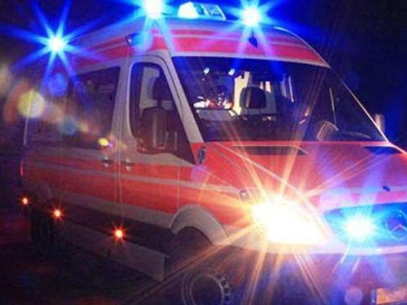 Incidente stradale a Tivoli, rubano una Porsche e si ribaltano: morto 18enne, 2 gravi