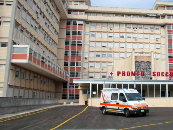 Salento: operaio di 22 anni sbalzato da un elevatore, muore in ospedale
