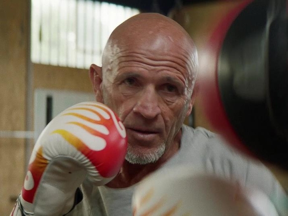 L'ex pugile Loris Stecca: «Ero sul tetto del mondo, ora faccio il netturbino. L'avversario più duro? La rabbia contro tutti»