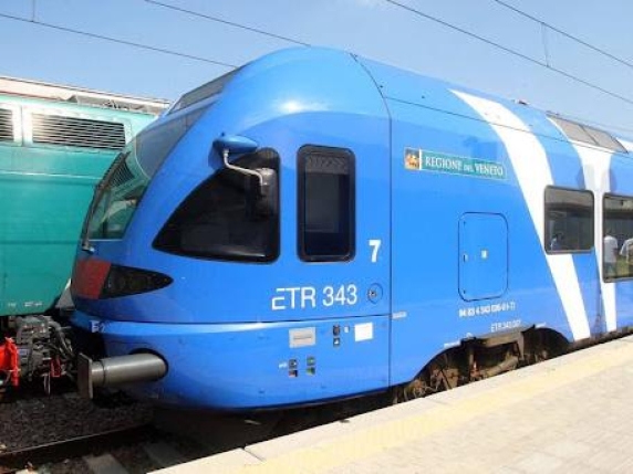 «Biglietto non valido»: il capotreno fa scendere il passeggero e finisce a processo. Ora deve pagare 15 mila euro