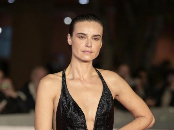 Kasia Smutniak nel mirino dei cattolici polacchi: «È pro aborto, non può interpretare la Madonna» Kasia Smutniak nel mirino dei cattolici polacchi: «È pro aborto, non può interpretare la Madonna»