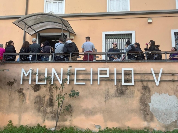 Quarticciolo, gli attivisti occupano la sede del Municipio V contro gli sfratti