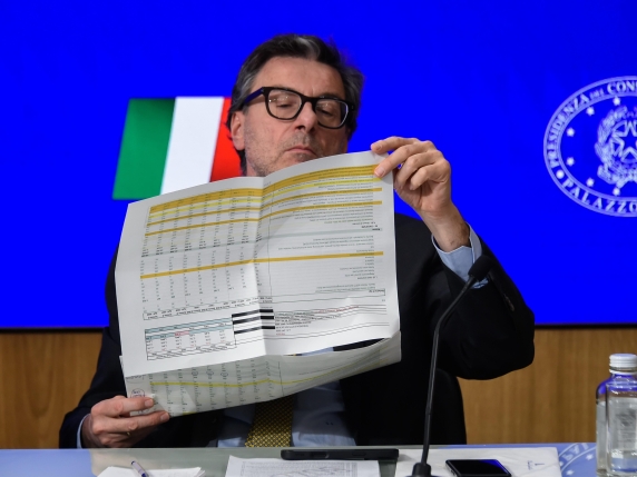 Manovra Finanziaria: Audizione del Ministro Giorgetti, Impatto e Prospettive per l'Economia Italiana
