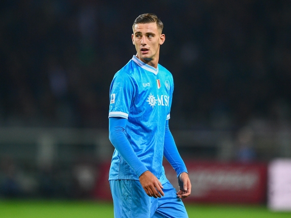 Calciomercato: Juventus supera Napoli per En‑Nesyri, Pisa rinasce con nuova energia