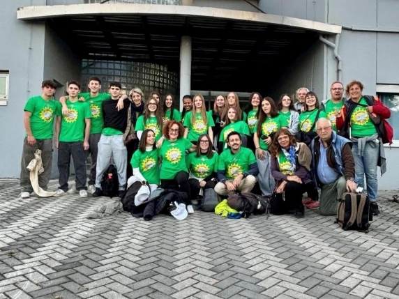 Trentina di studenti e insegnanti dell'istituto Gigli di Rovato bloccati in Tanzania per uno scambio culturale: situazione sotto controllo ma incertezza per il futuro