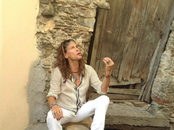 Truffa a Cotronei: 15 indagati per il museo di Steven Tyler, un caso di malgestione dei fondi pubblici in Calabria