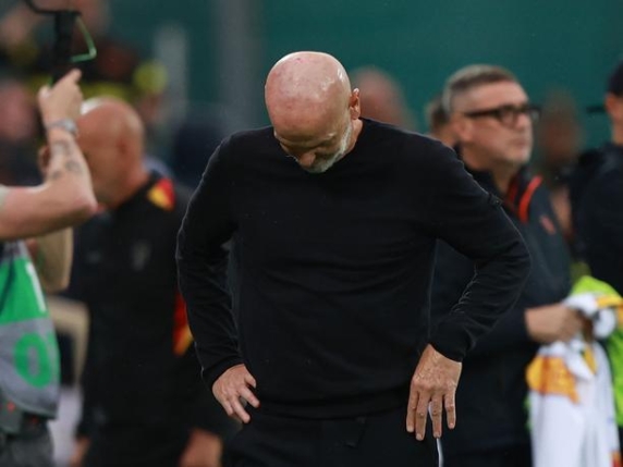 Crisi alla Fiorentina: Pioli a Rischio Esonero, Tifosi in Rivolta e Futuro Incerto per la Squadra Viola