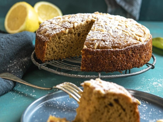 Torta di mele senza glutine, la ricetta del dessert leggero e adatto a tutti (con la polpa al posto dello zucchero)