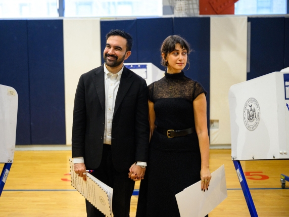 Il Fenomeno Mamdani: Tre Crisi che Spiegano la sua Ascesa e il suo Impatto sulla Società Contemporanea