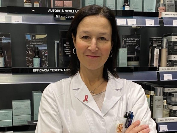 La crisi delle farmacie in Italia: stipendi bassi e condizioni lavorative precarie per le farmaciste