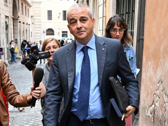 Fazzolari: «Su di noi insinuazioni assurde. Denunciare Ranucci? Sì, ma gode di totale impunità»