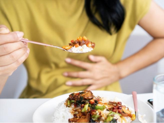 Reflusso gastroesofageo: capire i sintomi e prevenire il bruciore di stomaco per una vita più sana