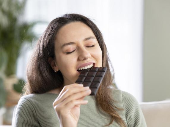 Come Mantenere gli Ormoni in Armonia con una Dieta Equilibrata e una Vita Salutare