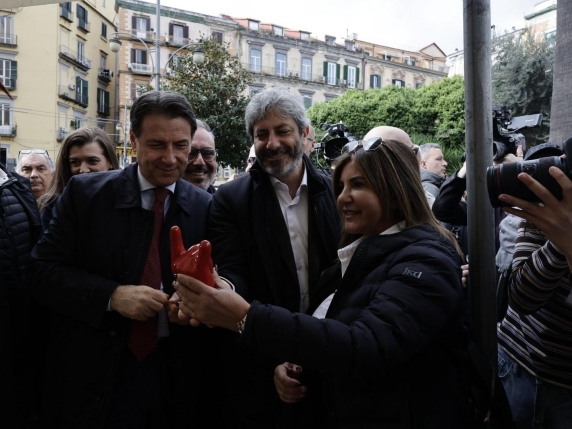 Schlein e Conte a Napoli per la chiusura della campagna. De Luca jr, Bonelli e Magi: la nostra un'alternativa a Meloni