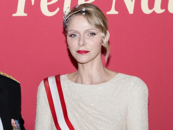 Charlene di Monaco riporta la tiara nuziale dopo quattordici anni
