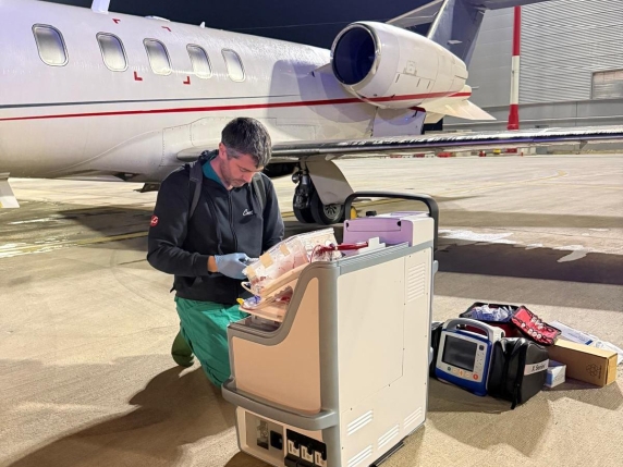 Cuore greco trasportato 1600 km in 8 ore per trapianto a Torino