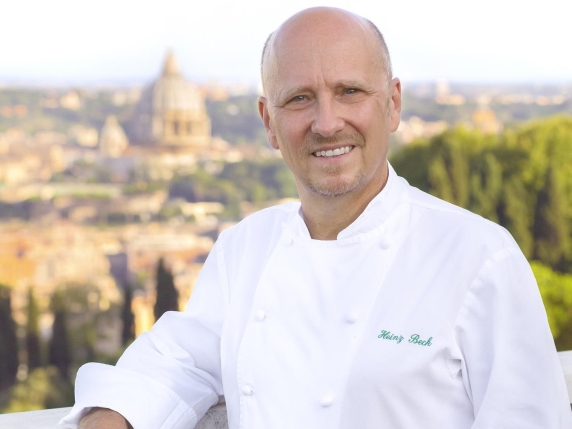 Heinz Beck: vaccinara al cacao, i 70 anni di Ratzinger e la preoccupazione per i giovani cuochi