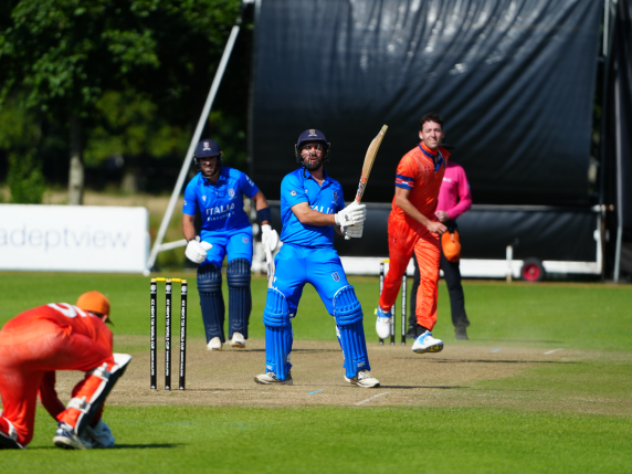 Italia debutta ai Mondiali di cricket contro Bangladesh e Inghilterra, mentre India e Pakistan si sfidano in un derby accesa