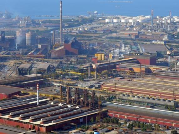 Ex Ilva, la scelta al ribasso: da Flacks e Jindal solo due «mini» offerte. I sindacati: il ritorno allo Stato la soluzione