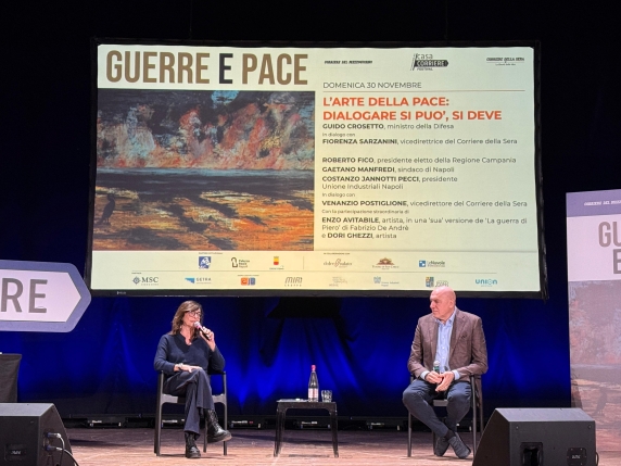 Crosetto condanna blitz alla stampa, ricorda le lezioni del fascismo e chiede un modello italiano