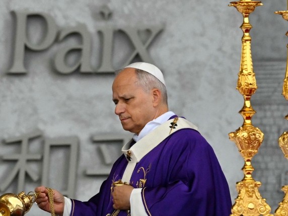 Il Papa a Beirut e il rientro a Roma: "Le armi uccidono: dialogo e mediazione edificano"