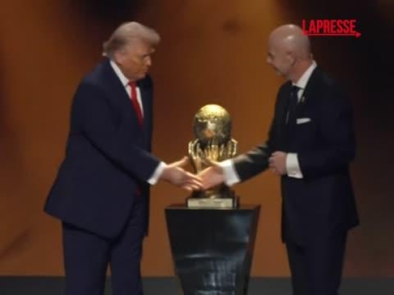 FIFA assegna il Premio per la Pace a Donald Trump