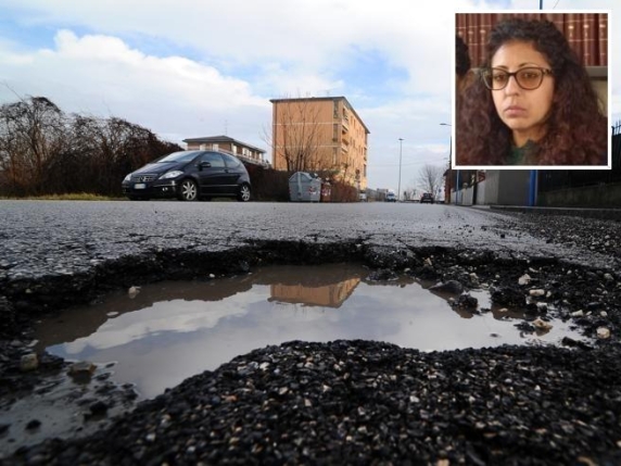 «Mio padre morto dopo la caduta in bici per una buca segnalata un centinaio di volte». La famiglia di Aldovino Lancia, 71 anni, fa causa al Comune di Collegno «Mio padre morto dopo la caduta in bici per una buca segnalata un centinaio di volte». La famiglia di Aldovino Lancia, 71 anni, fa causa al Comune di Collegno