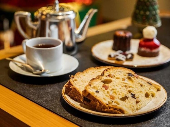Milano, colazioni e brunch durante le feste: pasticcerie, hotel e caffè storici da non perdere in città