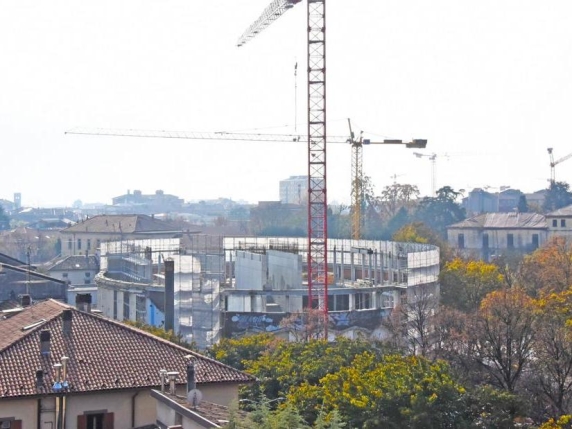 Gamec: progetto in ritardo, pochi operai e tetto non consegnato, sindaco cerca indennizzo