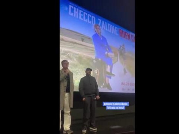 Checco nel cinema di Bari: «Tutti gratis eh?»