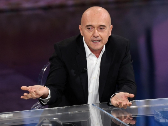 Signorini indagato a Milano per violenza sessuale ed estorsione dopo la denuncia di un ex concorrente del Gf 