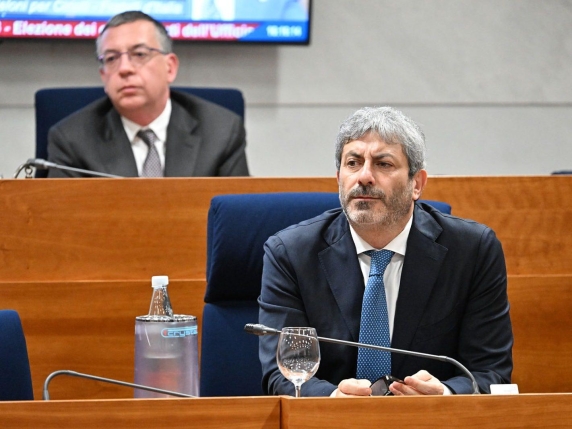 Fico nomina la giunta della Campania: dieci assessori, quattro donne e vice Casillo