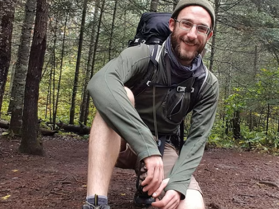 Chi era Alex Pretti, infermiere di terapia intensiva. Il padre: «Su di lui bugie disgustose, fate uscire la verità»