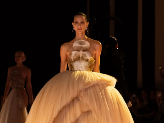 Rick Owens, parodia del power dress