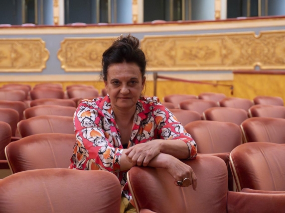 Le famiglie tossiche di Emma Dante: «Ho sempre indagato su legami morbosi e violenza domestica. Per farlo uso il dialetto, una lingua segreta»