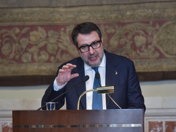 Vannacci, «svuotato» il profilo del suo movimento. Salvini: «Chiariremo».  Attilio Fontana: «Dal generale mosse anomale»