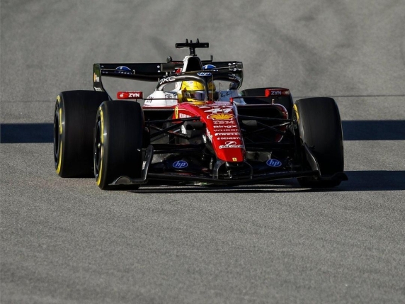 Ferrari, come sono andati i test. Ottima partenza e un Hamilton pieno di fiducia. Ma le vere prestazioni restano un mistero