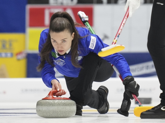 Constantini: «Il curling è arte e silenzio, come una partita a dama. Le pietre? Non possiamo averle a casa»