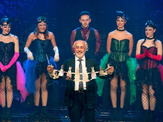 «Ho fatto nevicare alle Olimpiadi e benedire i coriandoli dal Papa»: la storia (pazzesca) di Adriano Crosetto